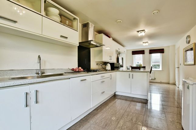 12, Watermint Way, Altrincham photo 3