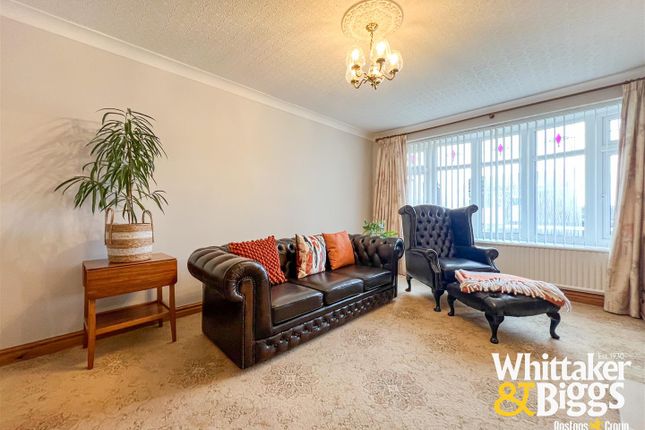 14, Fielden Close, Stoke-On-Trent photo 2