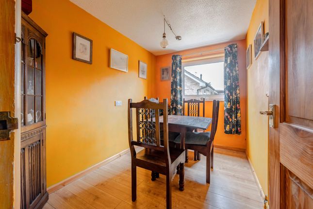 108 Grange Close, Norwich photo 4