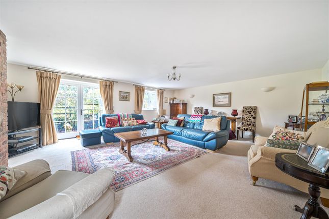 7, Coleman Close, Tiverton photo 4