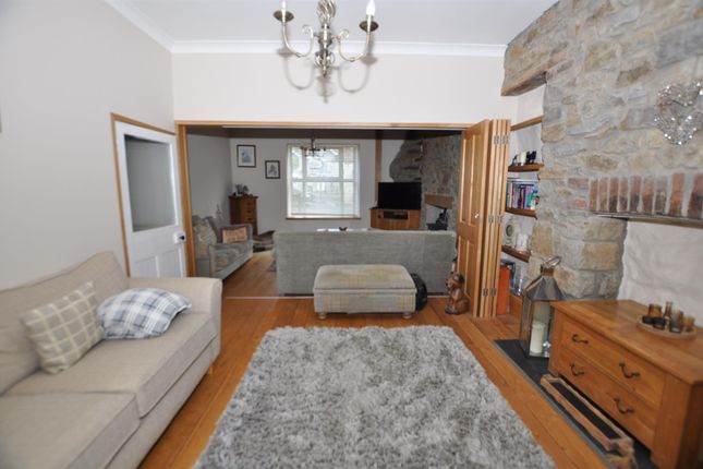 Ty'r Crydd, 3, St. John Street, Whitland photo 4
