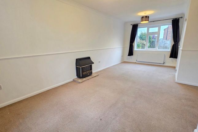 4, Larch Way, Sleaford photo 3