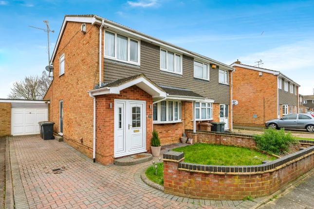Thumbnail Semi-detached house for sale in Benson Close, Luton, Bedfordshire