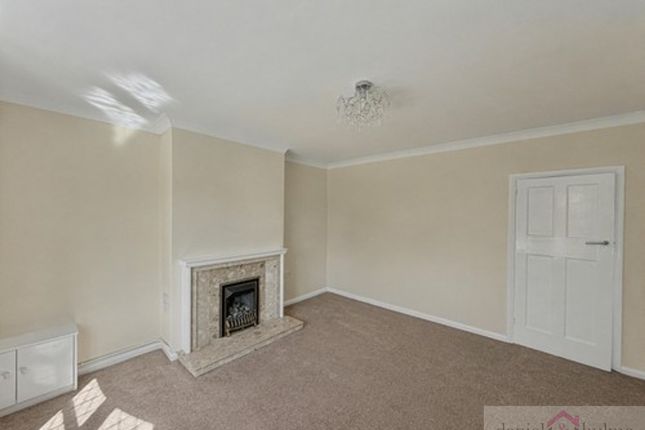 4 Westminster Road, Leek photo 3