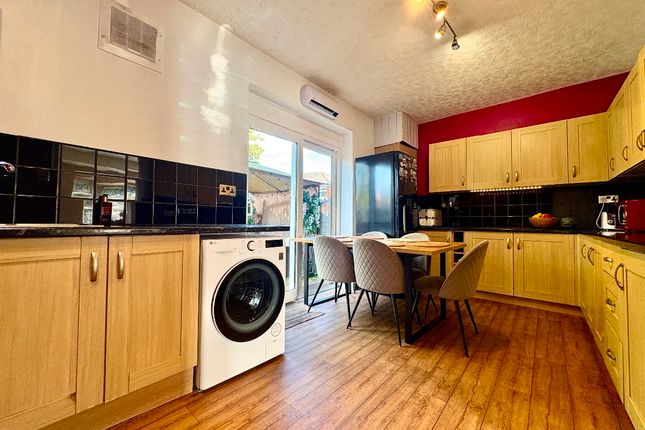 66 Greenfold Avenue, Bolton photo 3