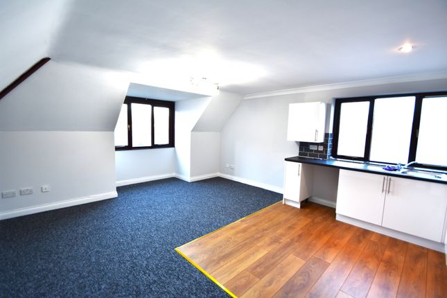 Flat 6 Jacobs Court, 88-90, West Street, Hampshire photo 4