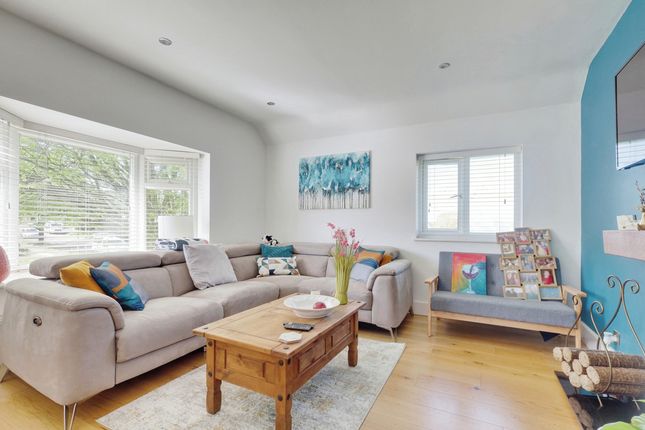 30, Mendip Crescent, Westcliff-on-sea photo 4