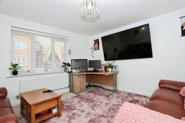 42, Wilton Avenue, PETERBOROUGH photo 3