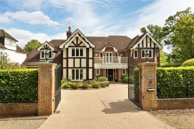 Thumbnail Detached house to rent in Avenue Road, Cobham, Surrey