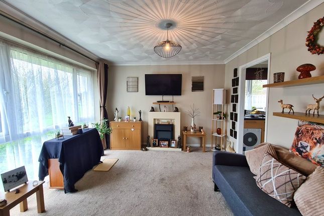 47, Treagore Road, Southampton photo 3