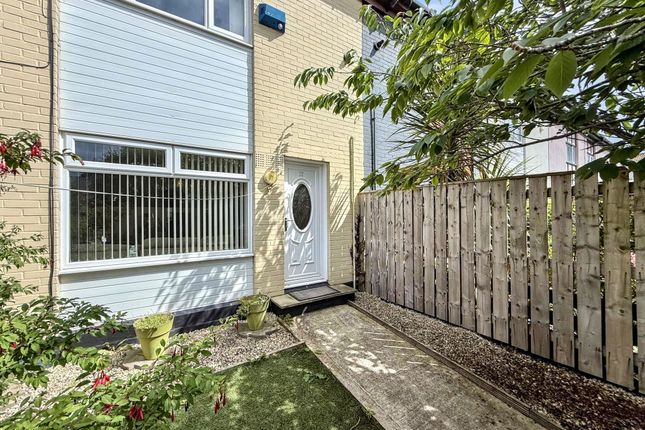2-bed house on 12, Scarfell Close, Peterlee, £74,995