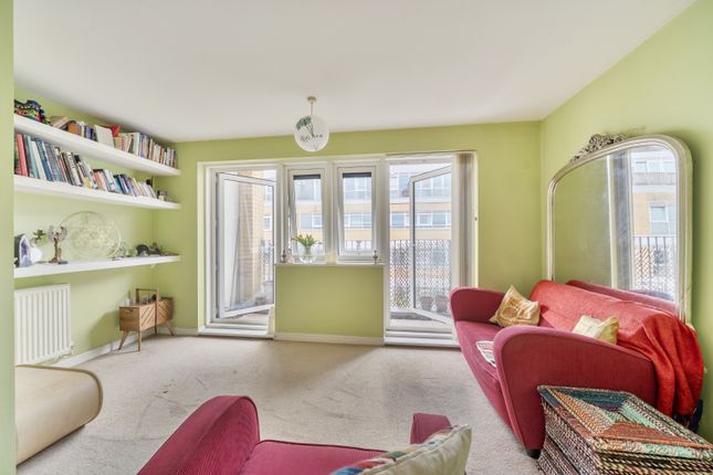 Flat 10, 50 Hacon Square, London photo 3
