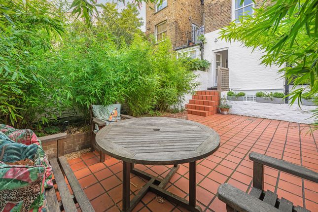 Town house to rent in Fawcett Street, Chelsea