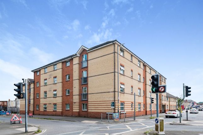 Thumbnail Flat to rent in Corporation Street, Swindon