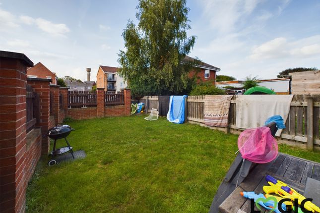 Town house for sale in Cherry Tree Walk, Knottingley, West Yorkshire