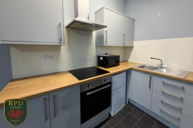 Blodwen Terrace, Swansea photo 4