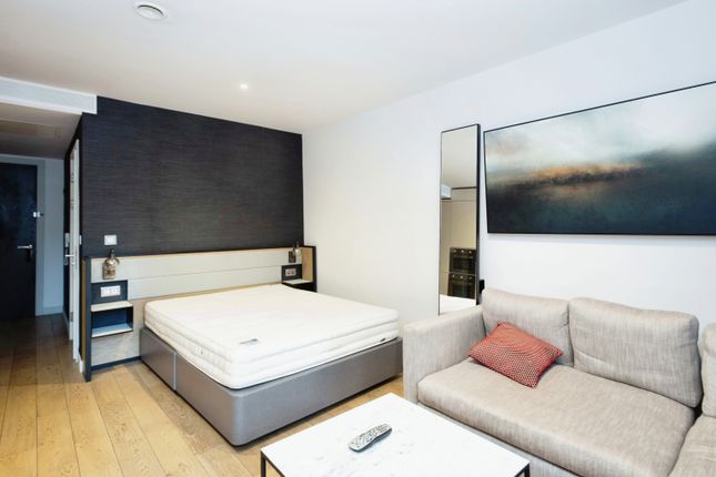 Apt 405 City Suites, 16 Chapel Street, Salford photo 2