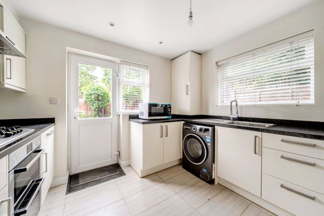 Blakes Lane, New Malden photo 2