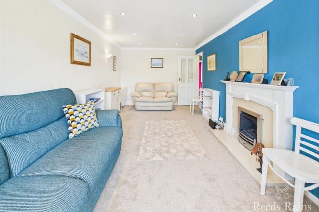 29 Askew Dale, Guisborough photo 3