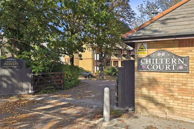 1-bed house on Pages Hill, London, £300,000