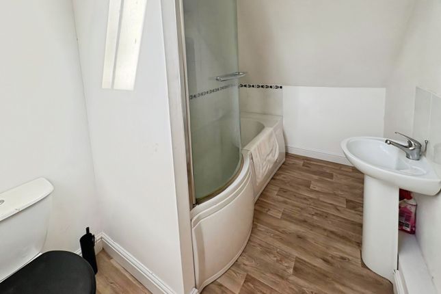Flat 6, Granary Court, Market Place, Doncaster photo 4