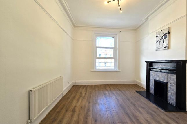118, High Road, London photo 2
