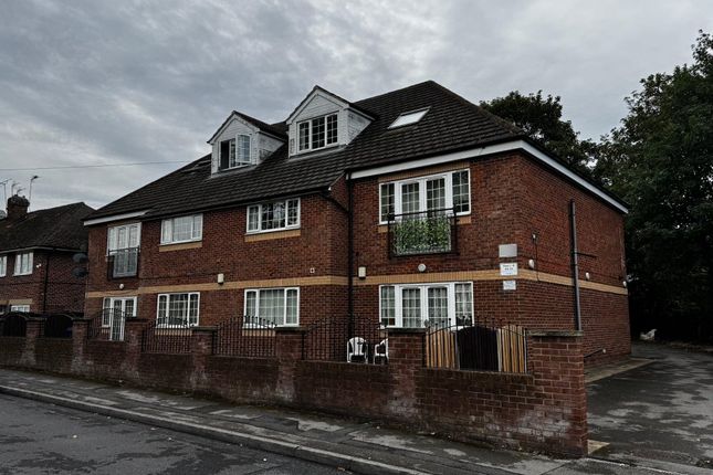 1-bed flat on 118-120, Cherry Tree Street, Elsecar, £595/mo