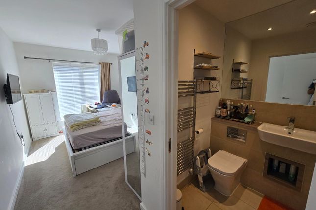 7 Hampden Place, St. Andrews Way, Hertfordshire photo 4