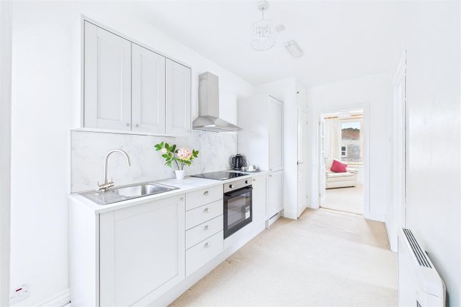 Flat 4, 6-8, Strode Road, Clevedon photo 3