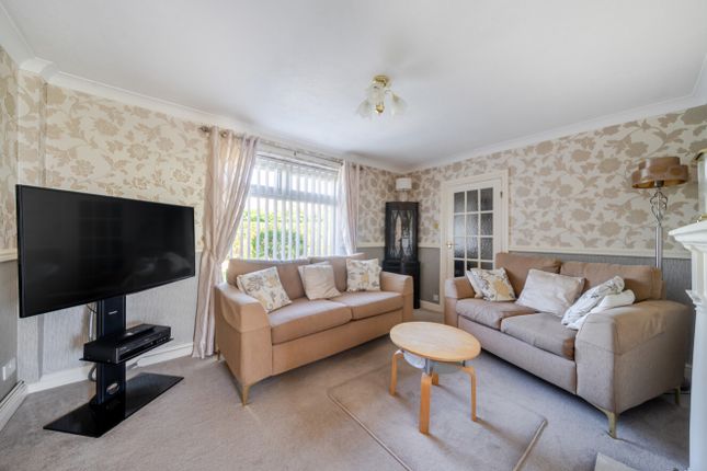 16, Bosden Close, Nottingham photo 4