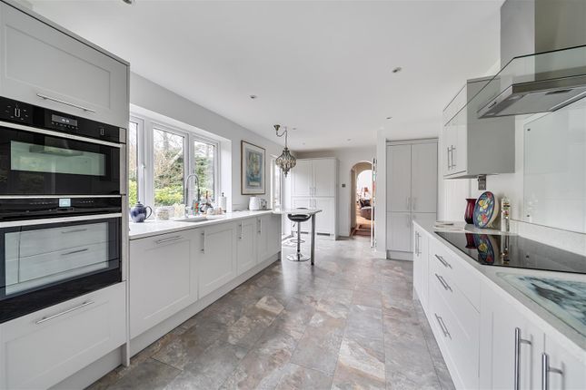 11, Shrublands Drive, Lightwater photo 2