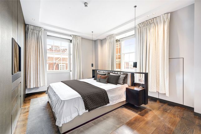 Flat to rent in Grosvenor Square, Mayfair
