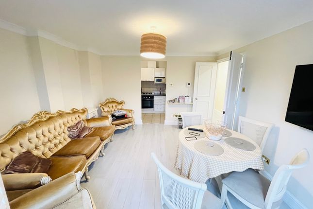 Flat to rent in Cumberland Mills, Saundersness Road, Isle Of Dogs, London