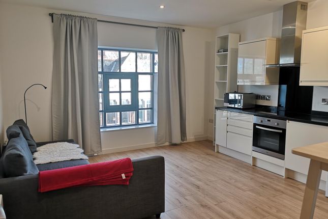Flat to rent in St. Marys Place, Southampton