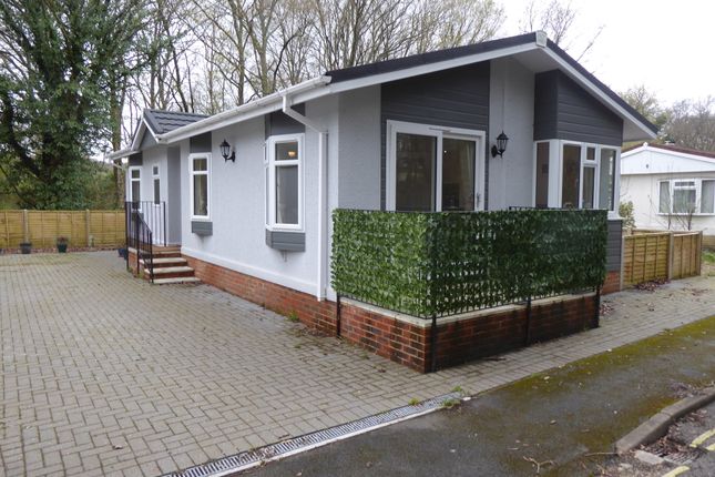 Thumbnail Mobile/park home for sale in King Edwards Park, North Baddesley, Southampton