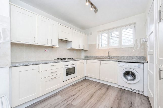 90, Tempsford Avenue, Borehamwood photo 5