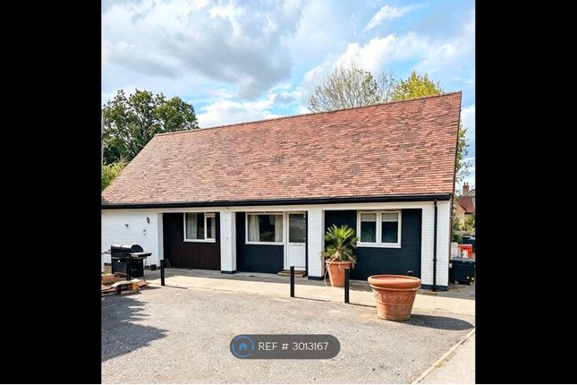 2-bed house on Little Ashridge, Forest Road, Wokingham, £1,950/mo