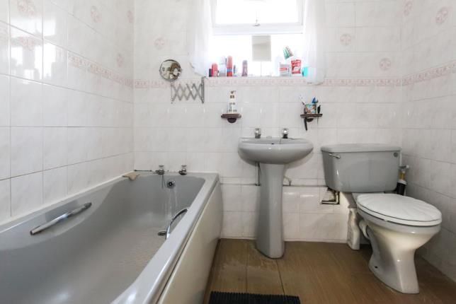 Wexham Close, Luton photo 3