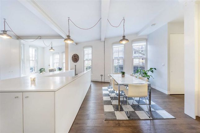 Flat 011, Block A, Green Walk, London photo 3