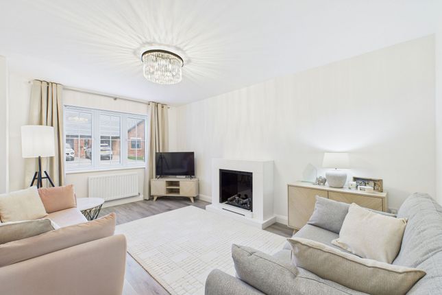 14 Meadow Walk, Workington photo 2