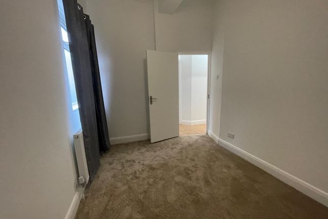 Flat 1 1, Wakefield Road, Greater London photo 5