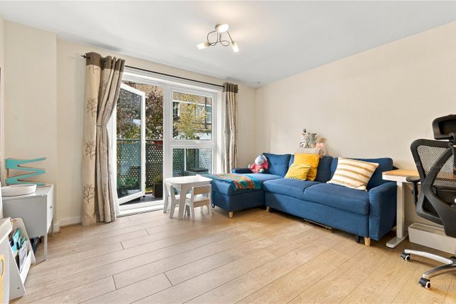 Flat 44, Oakleigh Court,, Murray Grove, London photo 2