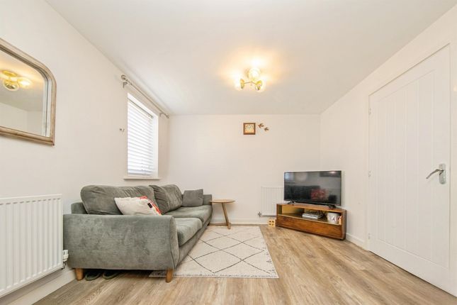71, Barcro Square, Colchester photo 3