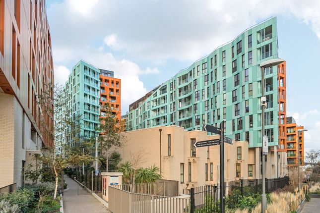 13 Poldo House, 24, Cable Walk, Greenwich photo 3