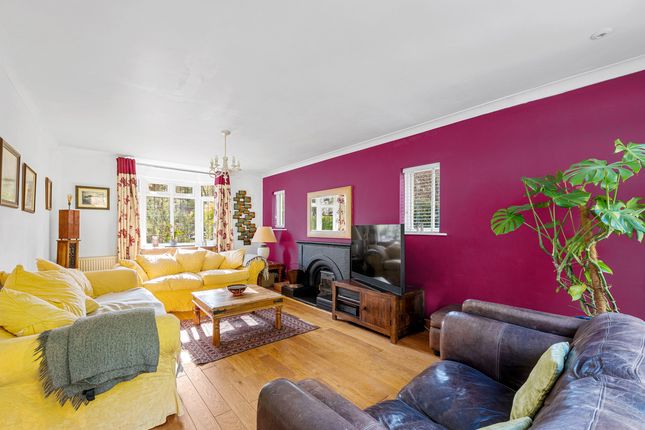 112, Harestone Valley Road, Caterham photo 3