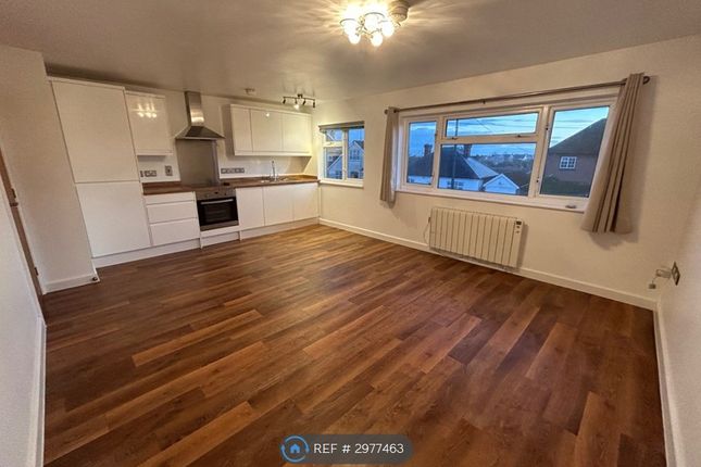 Hillside Road, Flat C, Burnham-On-Crouch photo 2