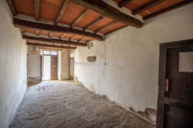 Country house for sale in Caprese Michelangelo, Tuscany, Italy