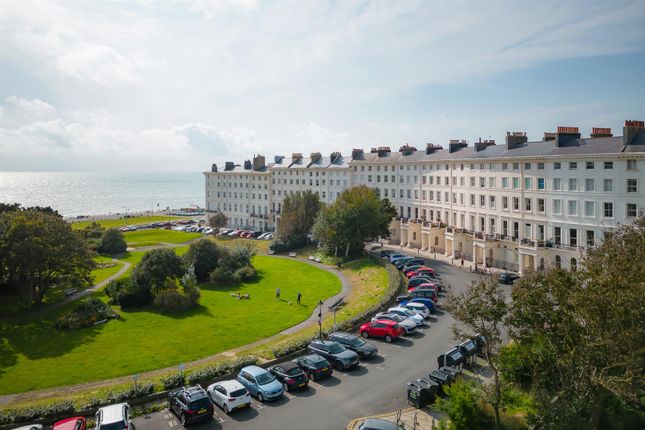 Flat for sale in Adelaide Crescent, Hove