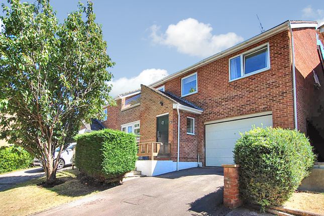 Lawrence Close Charlton Kings Cheltenham Gl52 4 Bedroom Detached