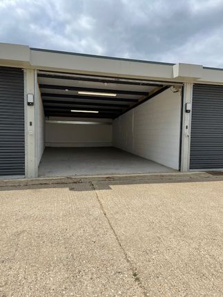 Warehouse to let in Ilsley Road, Compton